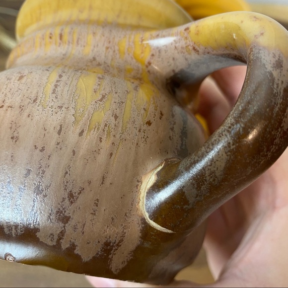 Set of four Vintage Beauce Canadian Pottery Mugs - Picture 10 of 12